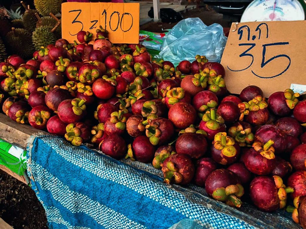 Markt mit Mangostan
